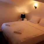 Franklin Apartm アパート *